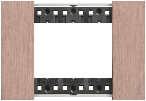 Рамка горизонтальная Legrand BTicino Living Now 1-м. 3 мод. металл медь фото Рамка горизонтальная Legrand BTicino Living Now 1-м. 3 мод. металл медь картинка